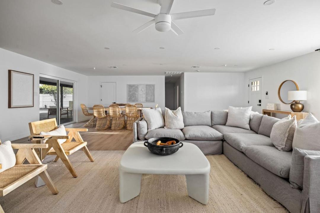 Photo of Livingroom in Scottsdale Highlands