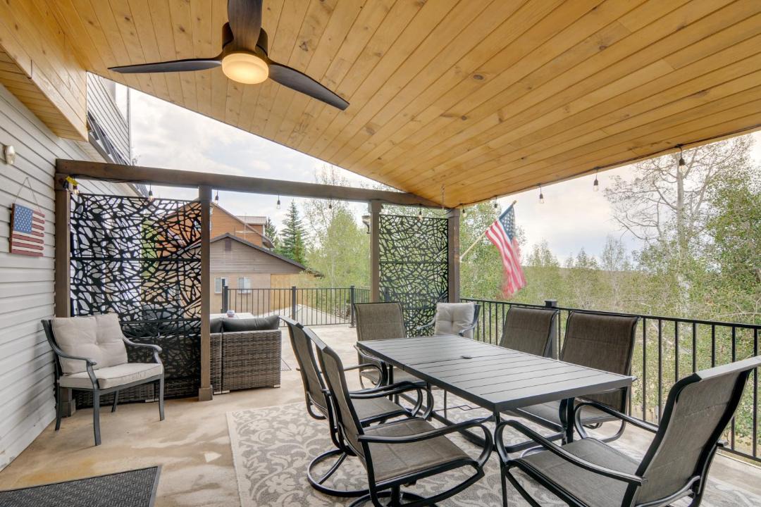 Photo of Patio Balcony in Fish Lake