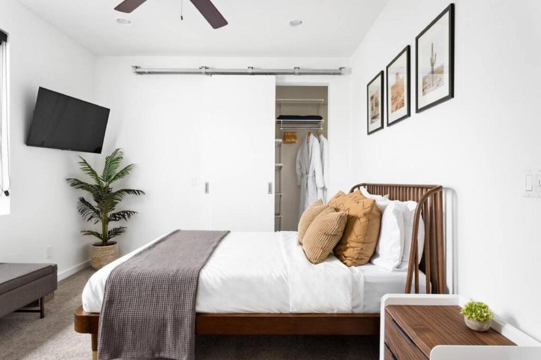 Photo of Bedroom in Paradise Valley Village