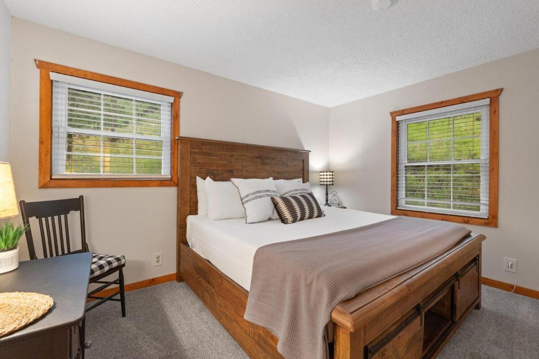 Photo of Bedroom in Hill City