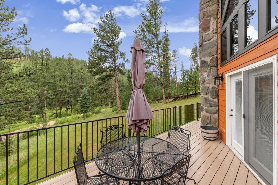 Photo of Patio Balcony in Hill City