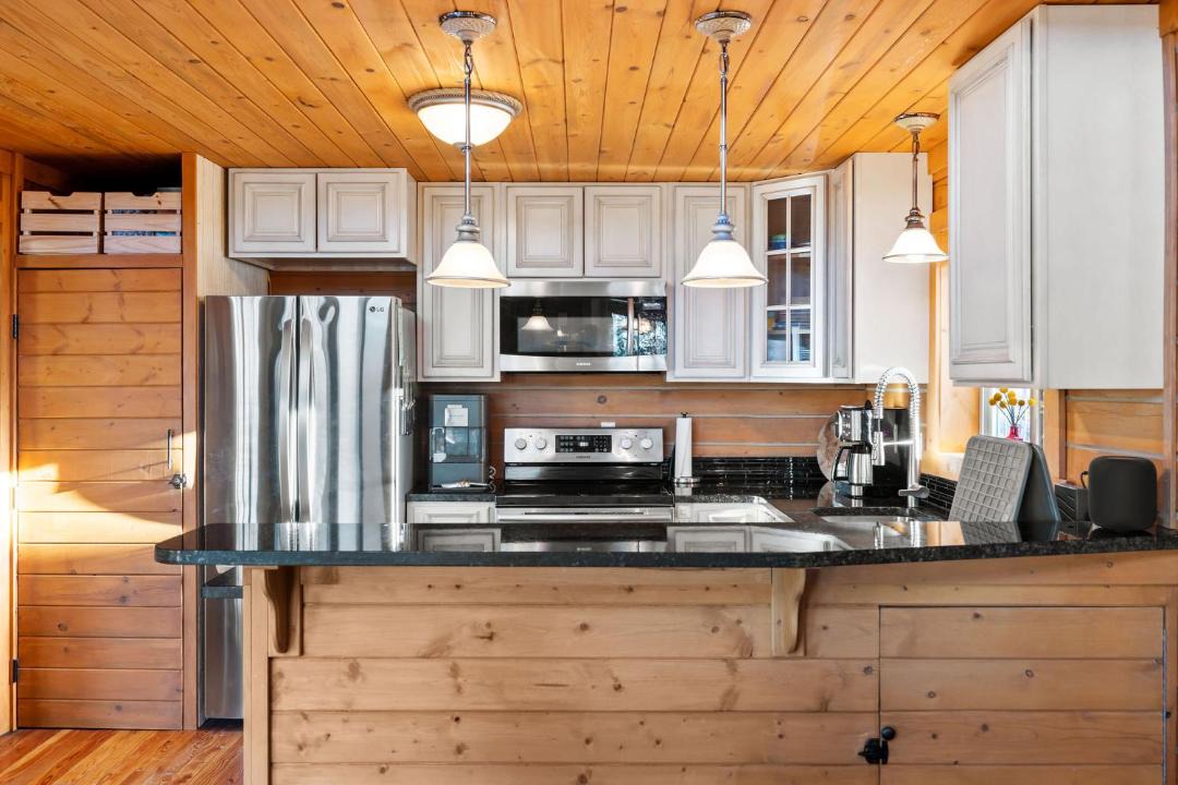 Photo of Kitchen in Indian Mountain