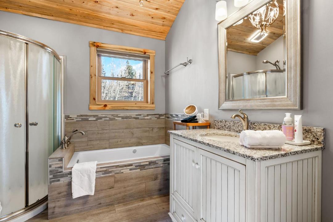 Photo of Bathroom in Indian Mountain