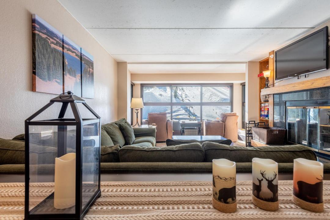 Photo of Livingroom in Copper Mountain Village