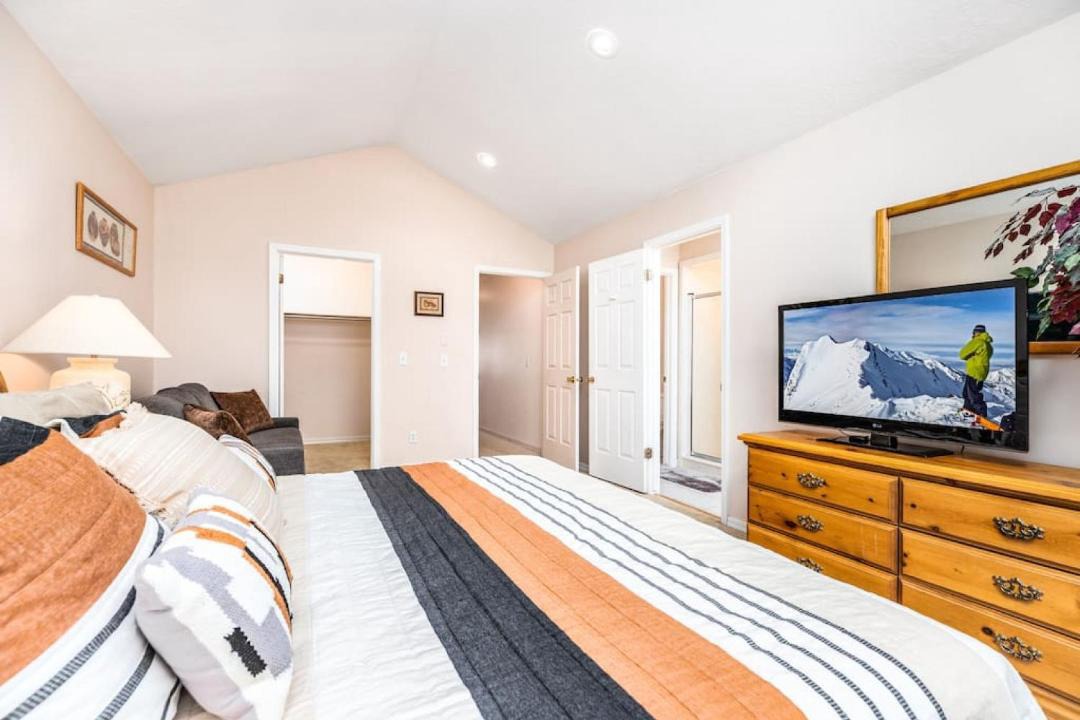 Photo of Bedroom in Cottonwood Heights