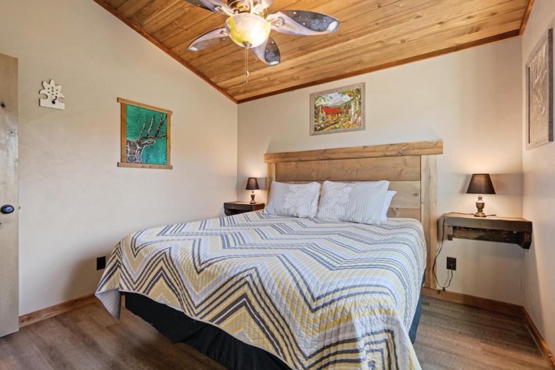 Photo of Bedroom in Island Park