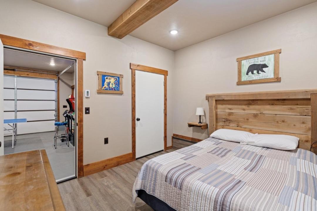 Photo of Bedroom in Island Park
