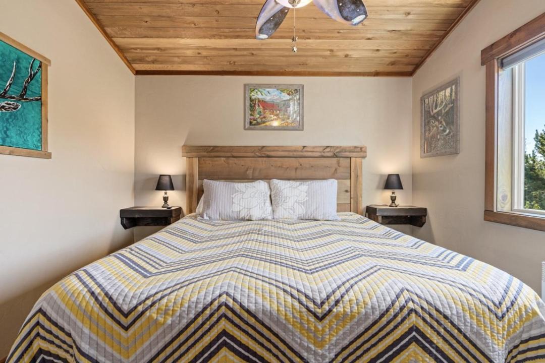 Photo of Bedroom in Island Park