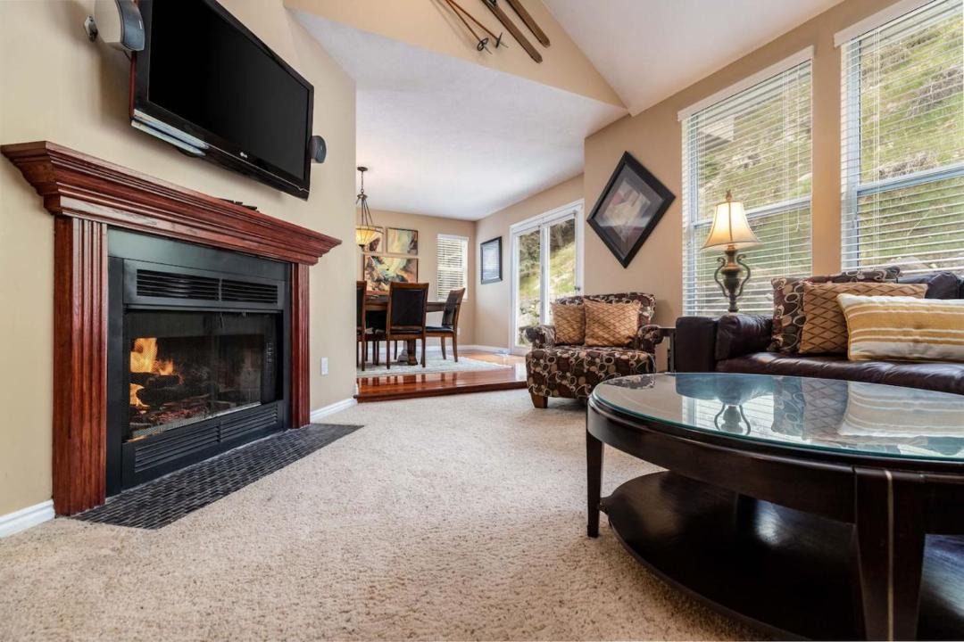 Photo of Livingroom in Cottonwood Heights