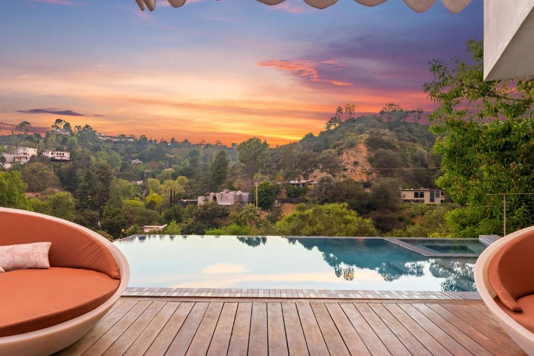 Photo of Others in Hollywood Hills West