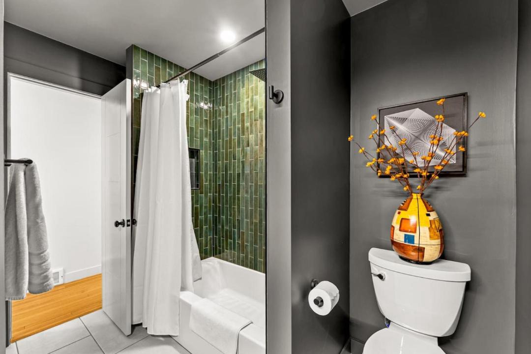 Photo of Bathroom in Scenic Heights
