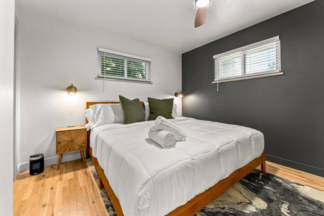 Photo of Bedroom in Scenic Heights