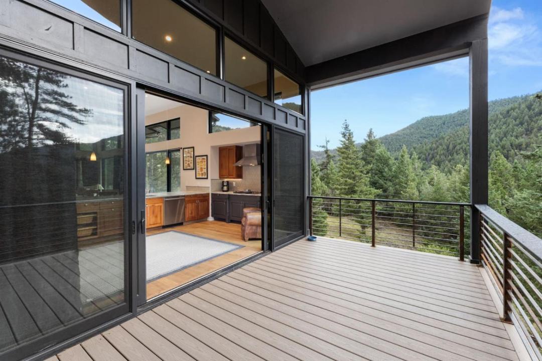 Photo of Patio Balcony in Jamestown