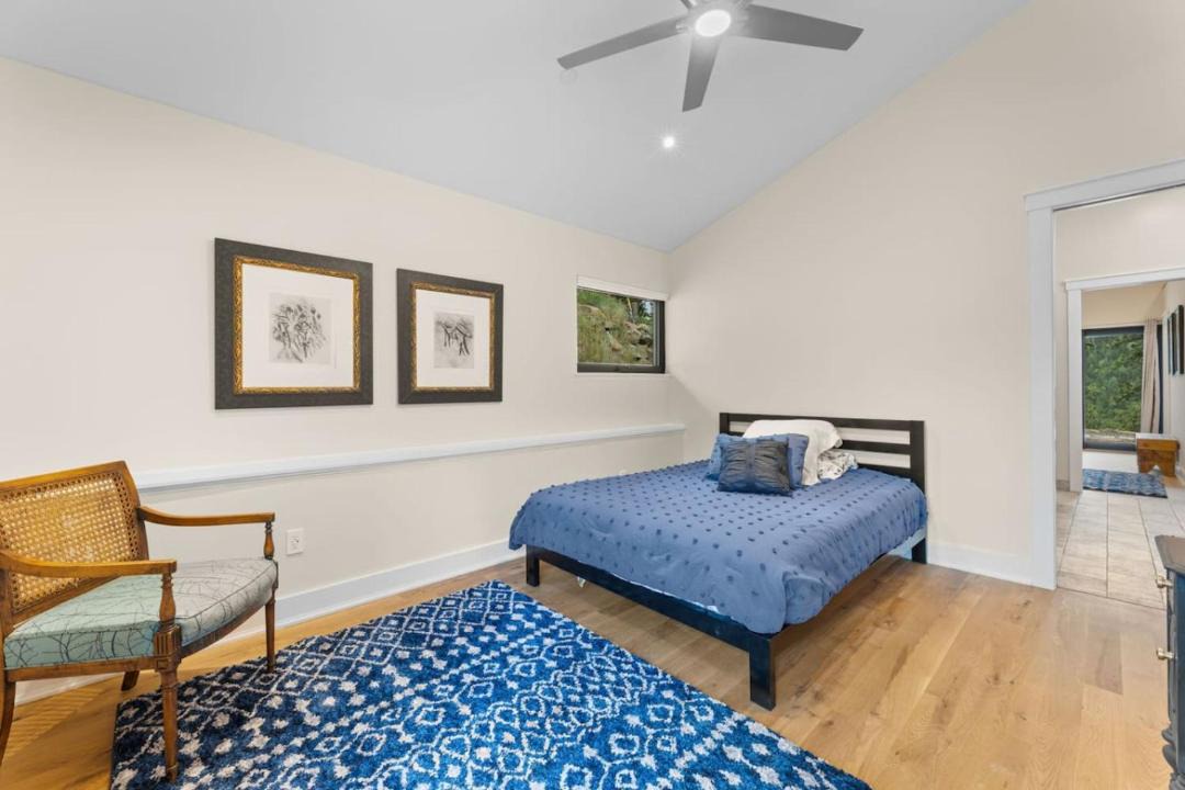 Photo of Bedroom in Jamestown