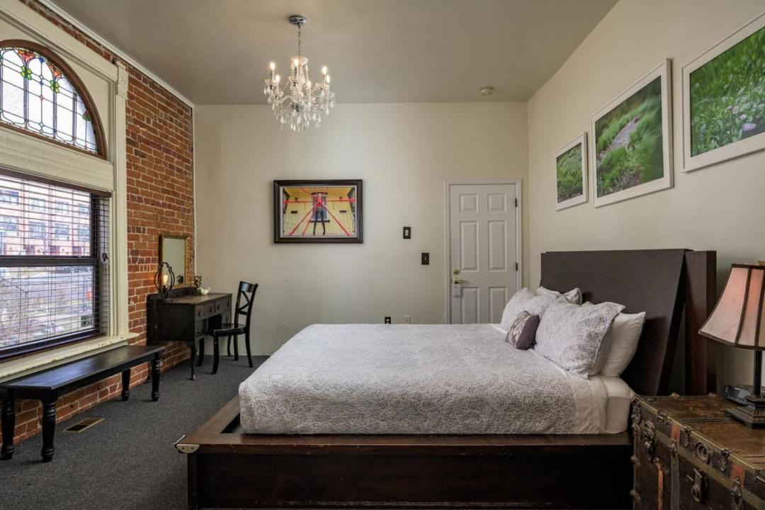 Photo of Bedroom in Five Points