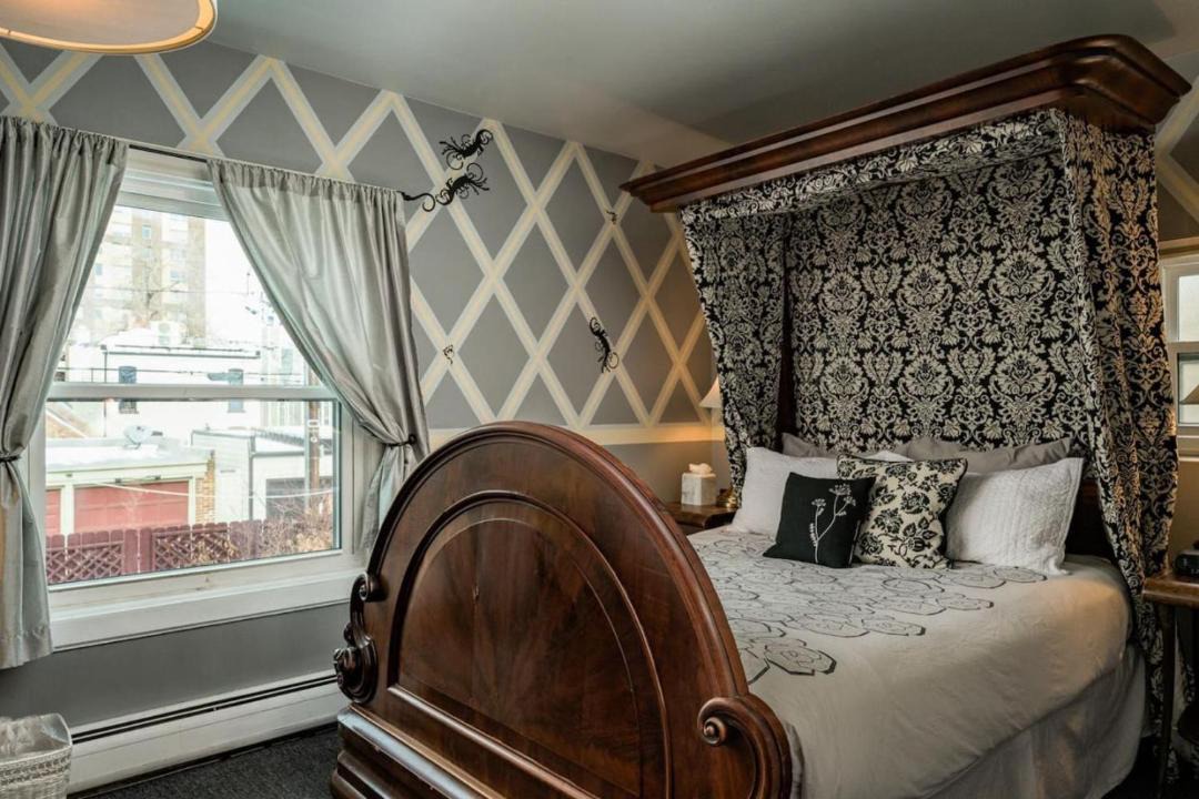 Photo of Bedroom in Five Points