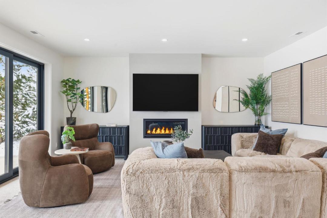 Photo of Livingroom in Gallatin Gateway