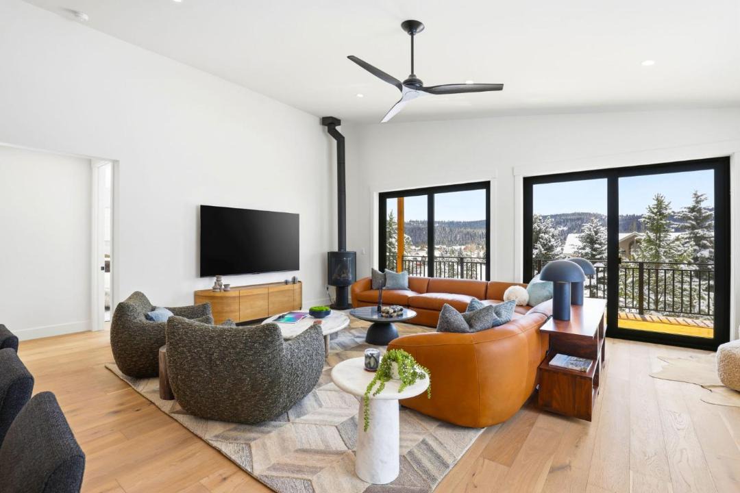 Photo of Livingroom in Gallatin Gateway