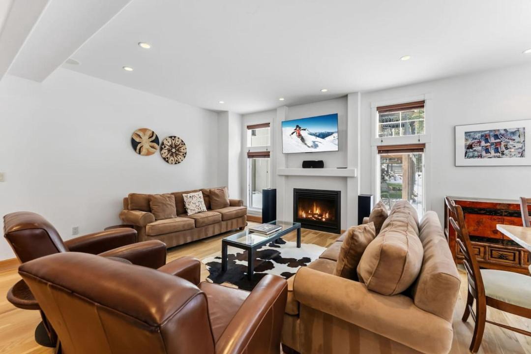 Photo of Livingroom in Vail