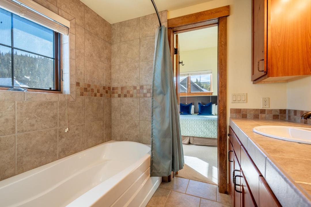 Photo of Bathroom in Copper Mountain Village