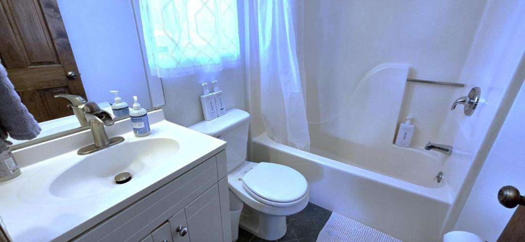 Photo of Bathroom in Page