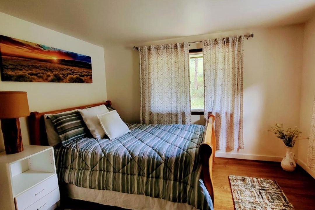 Photo of Bedroom in Drake