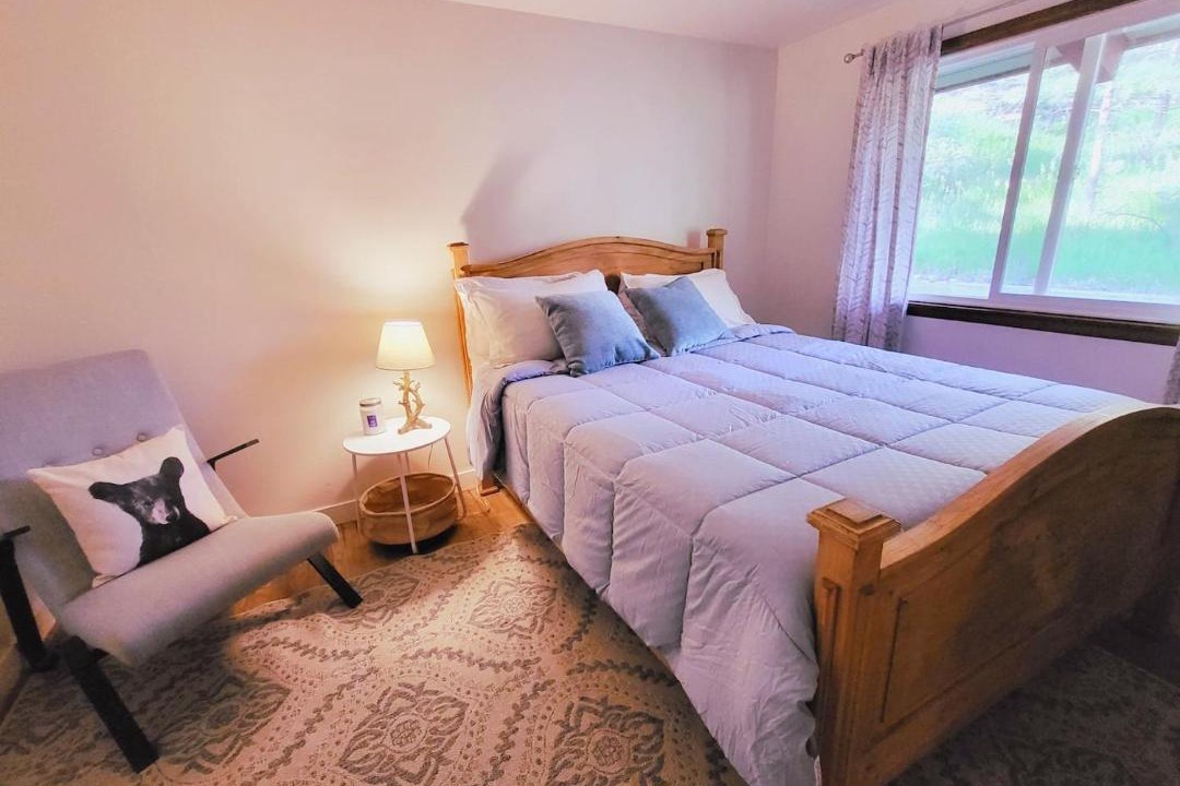 Photo of Bedroom in Drake