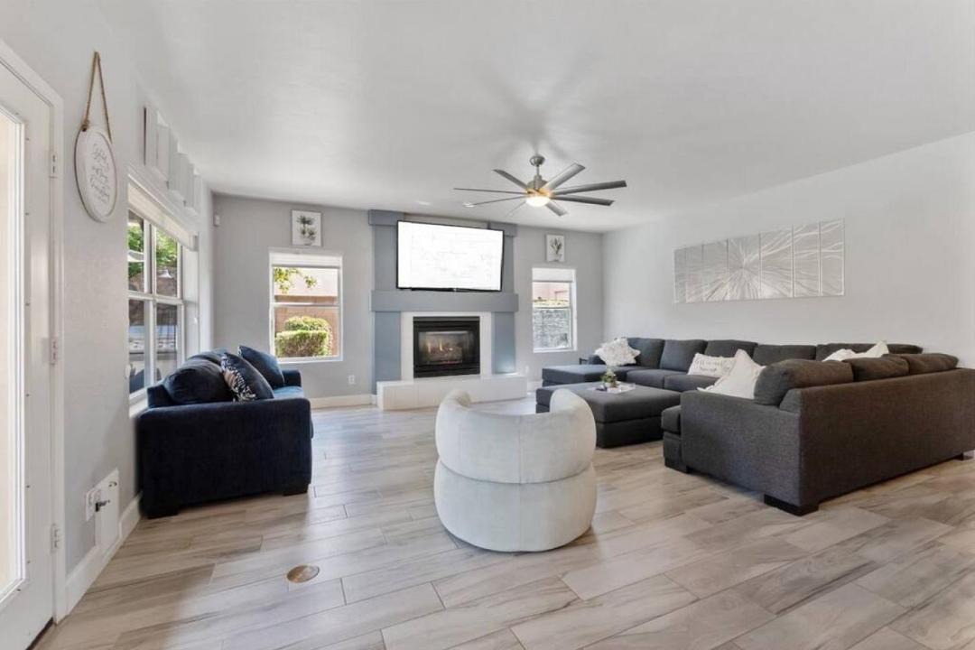 Photo of Livingroom in Arabian Crest