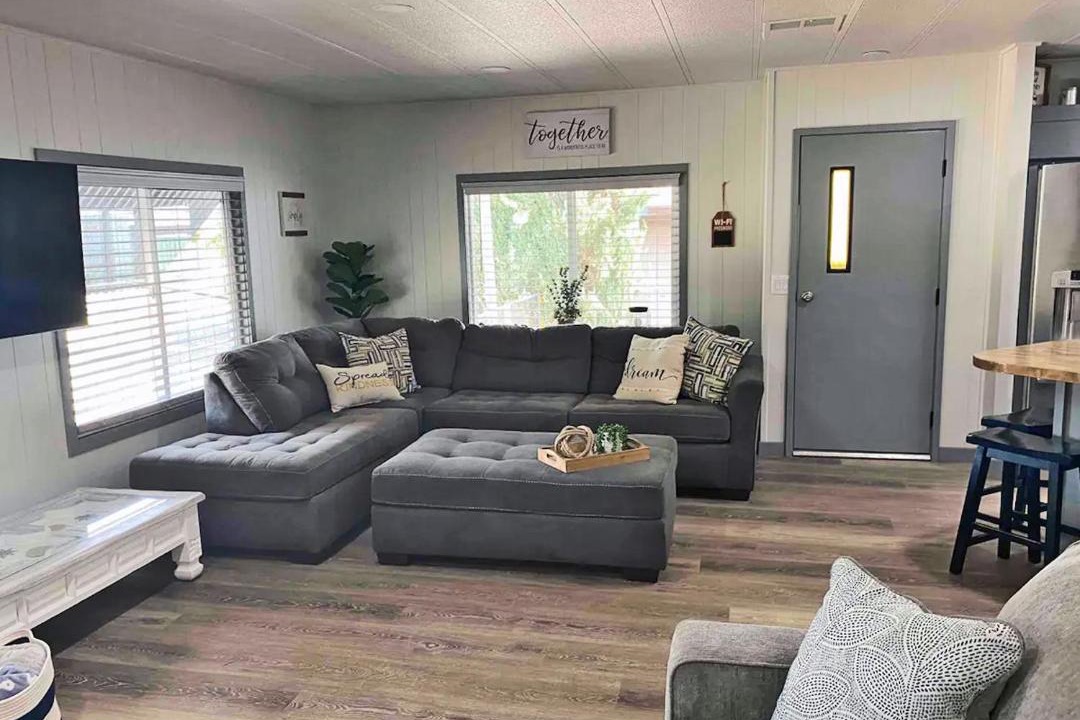 Photo of Livingroom in Roosevelt
