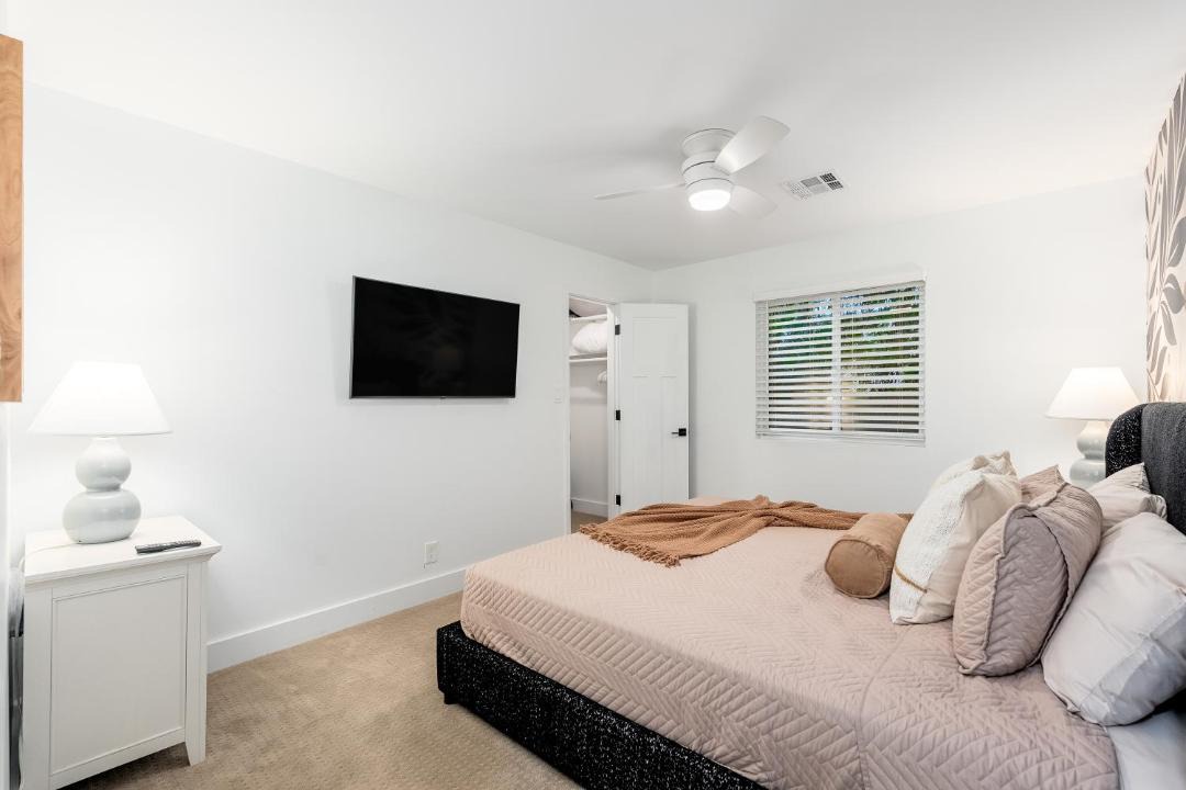 Photo of Bedroom in Paradise Valley Village