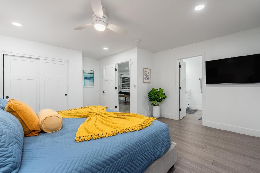 Photo of Bedroom in Paradise Valley Village