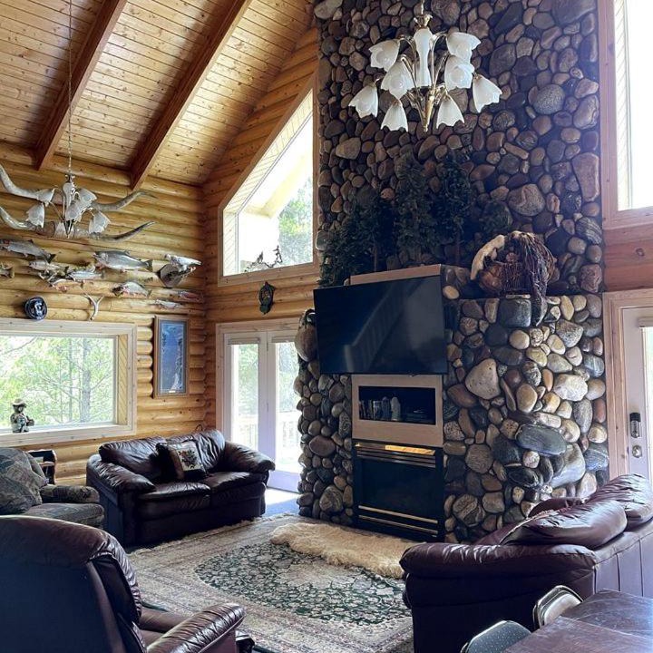 Photo of Livingroom in Island Park