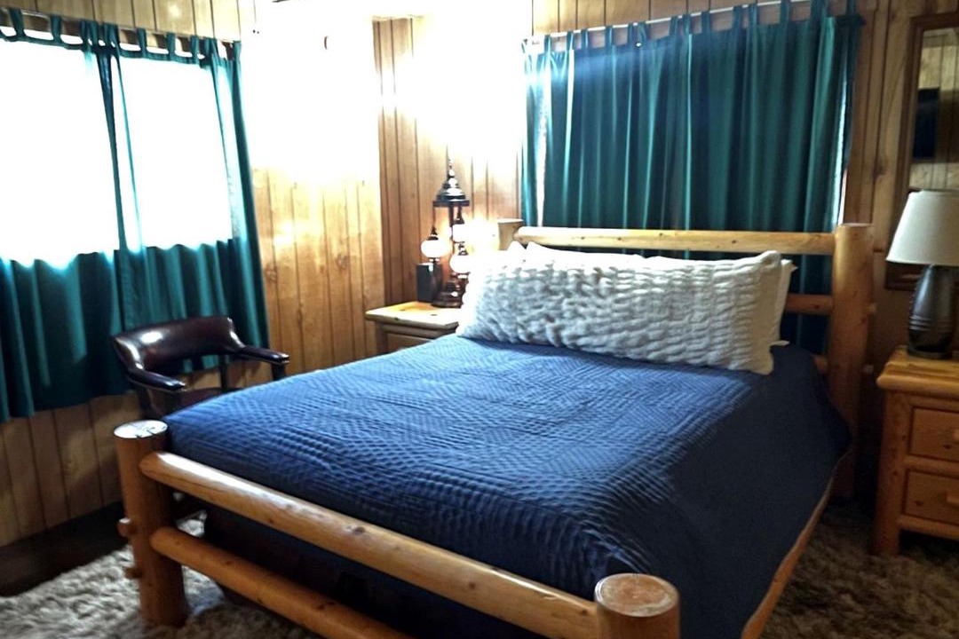 Photo of Bedroom in Island Park