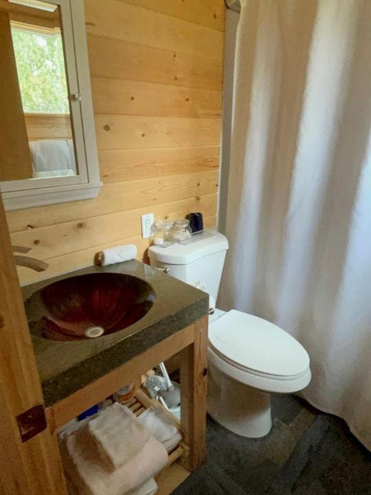 Photo of Bathroom in Island Park