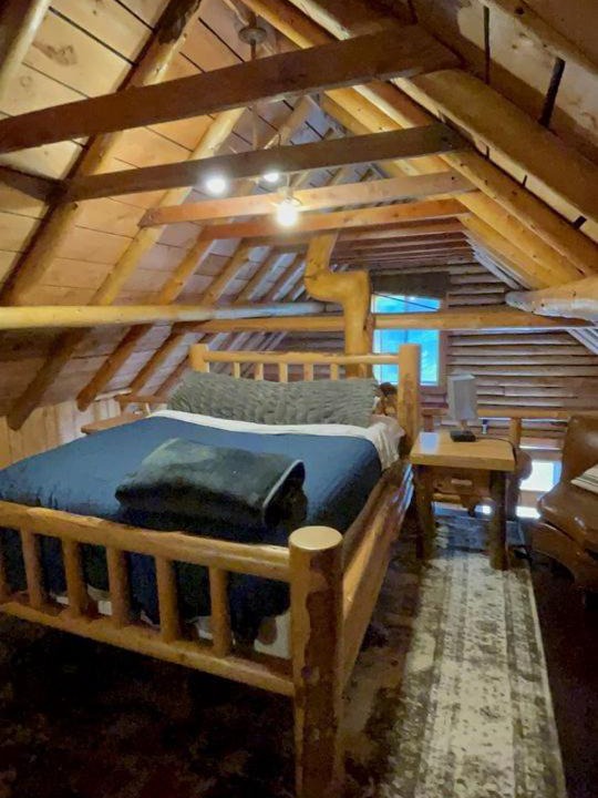 Photo of Bedroom in Island Park