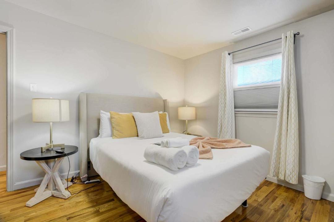 Photo of Bedroom in Broadmoor