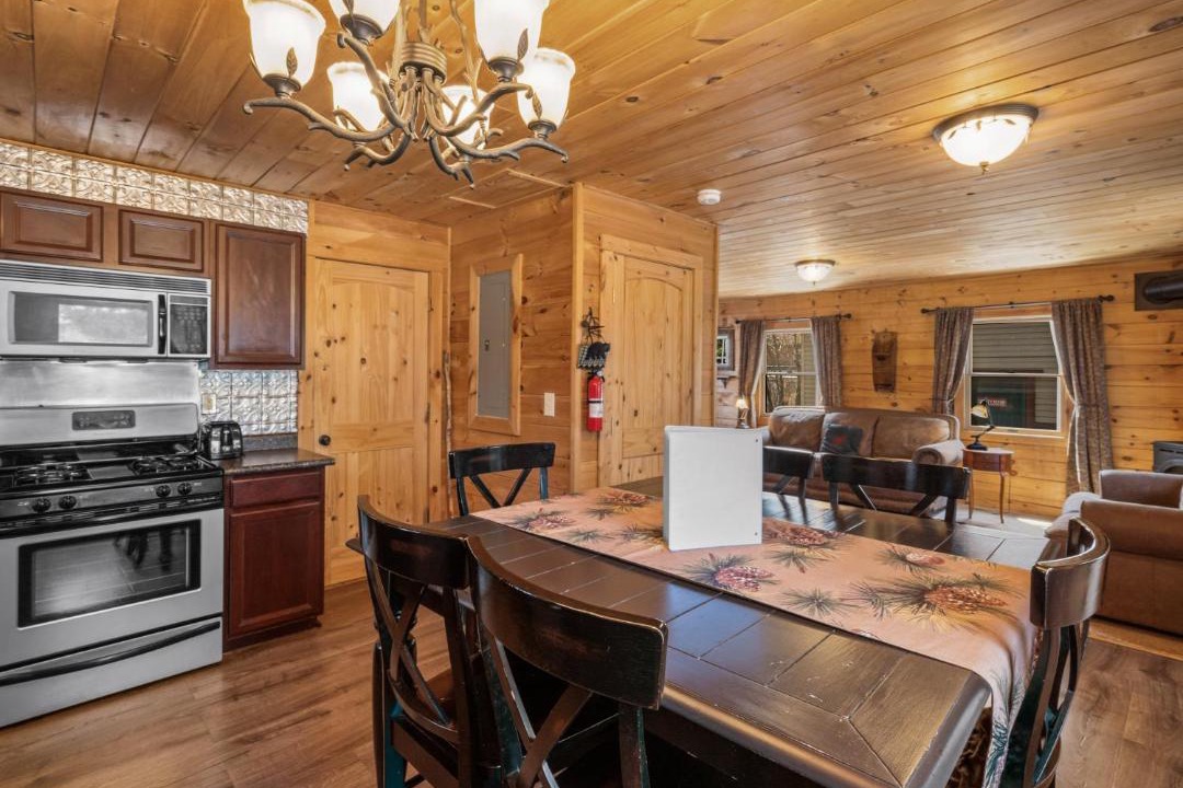 Photo of Kitchen in West Yellowstone