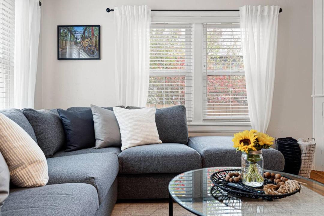 Photo of Livingroom in North End