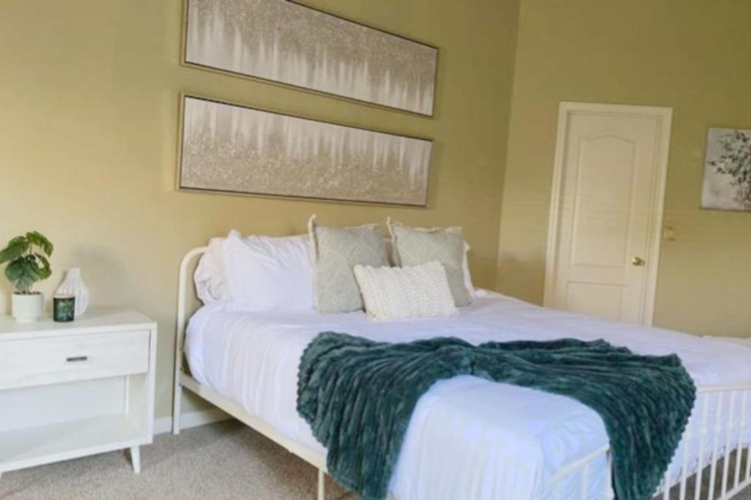 Photo of Bedroom in Raisin