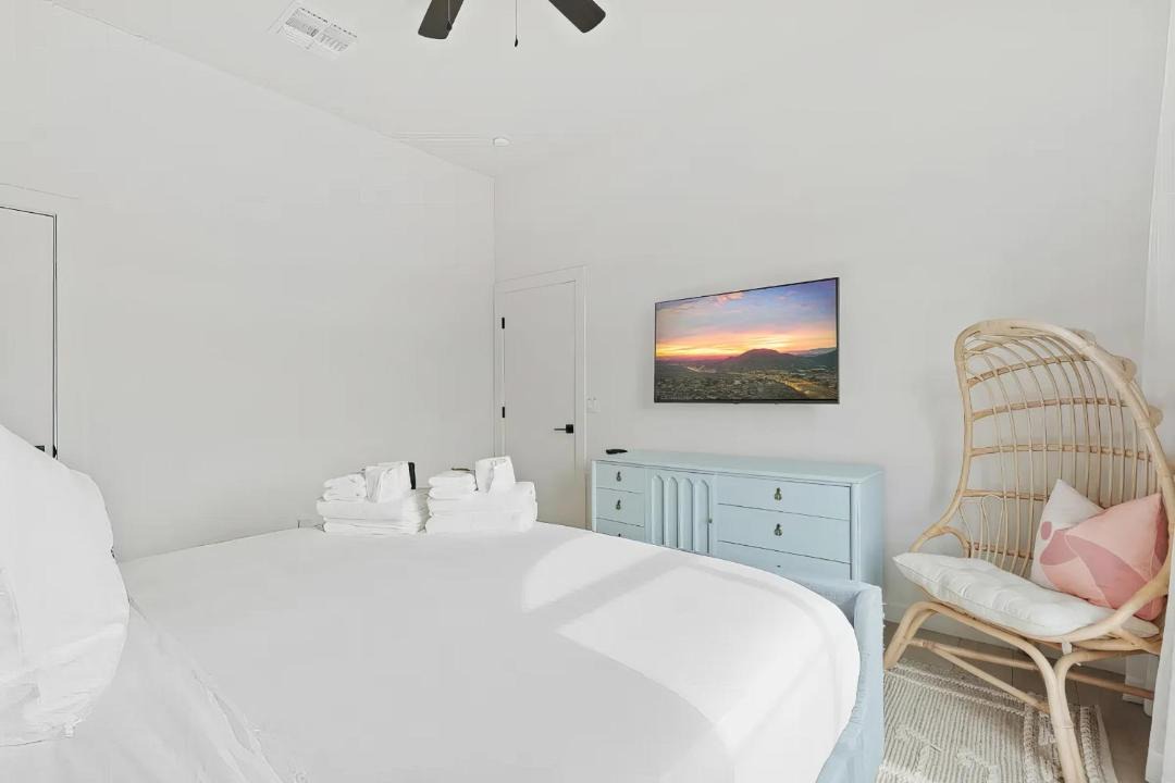 Photo of Bedroom in Paradise Gardens