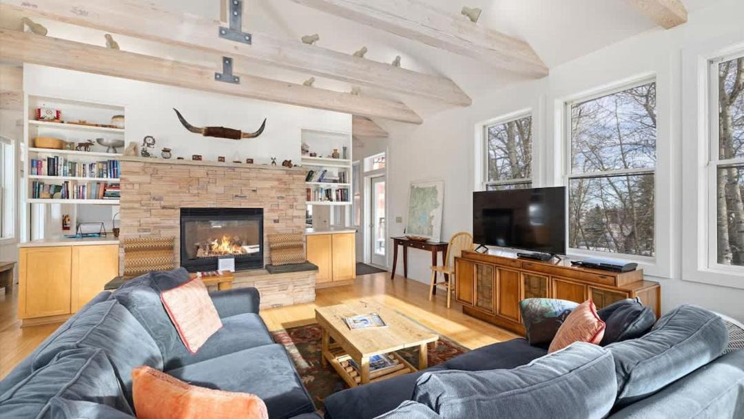 Photo of Livingroom in Red Lodge