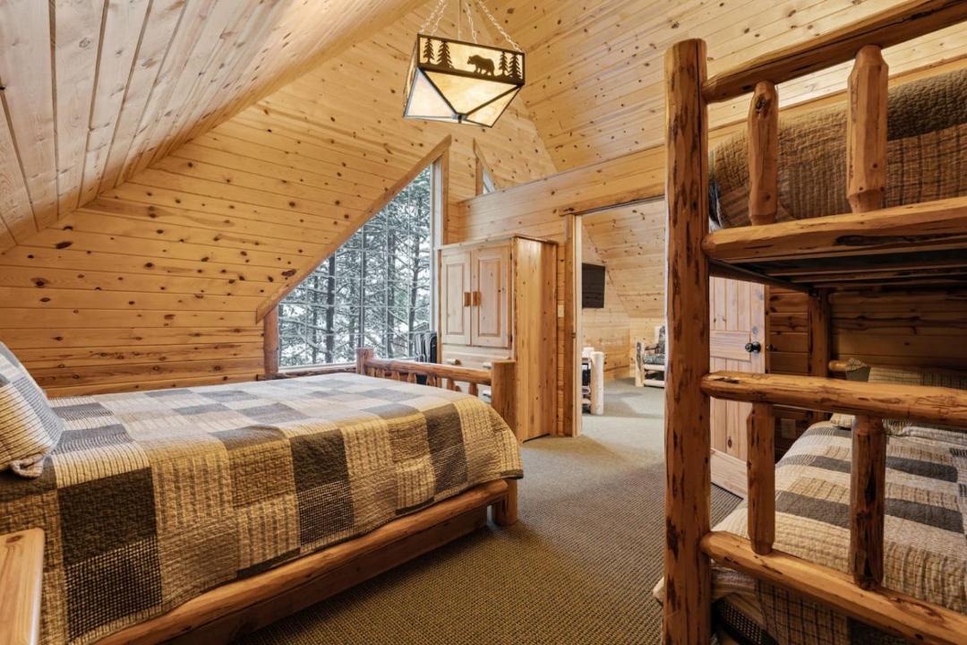 Photo of Bedroom in Island Park