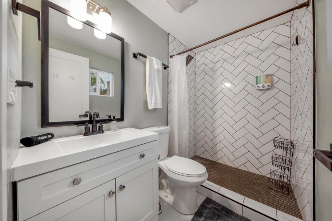 Photo of Bathroom in Sam Hughes