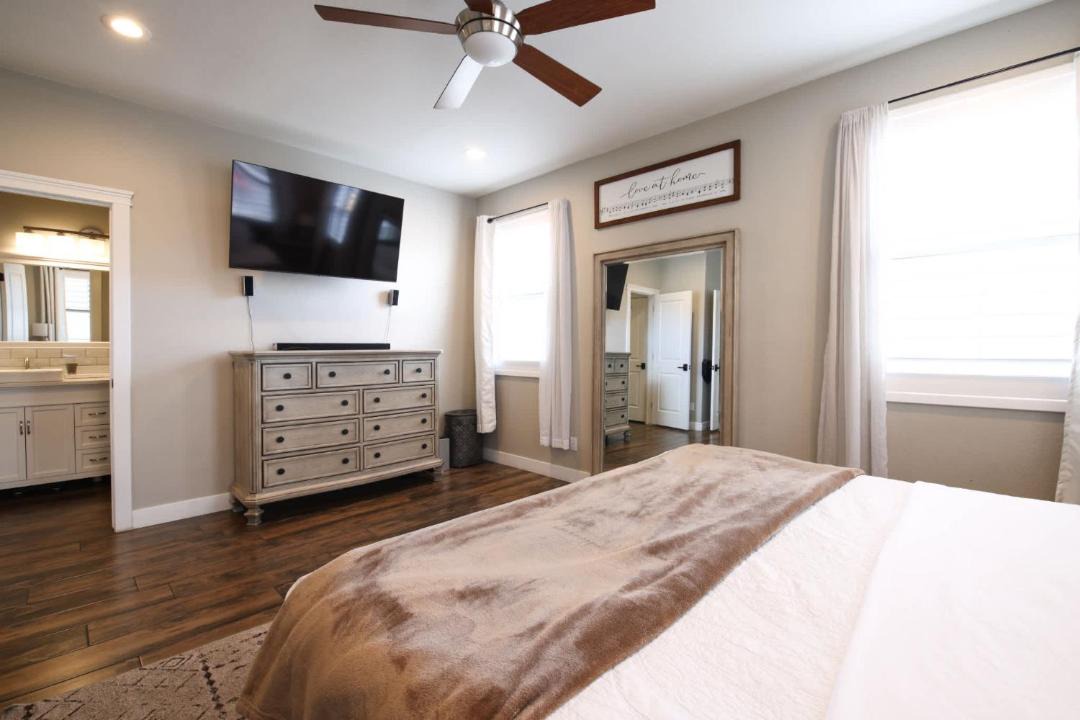 Photo of Bedroom in South Mountain