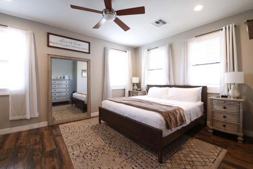 Photo of Bedroom in South Mountain