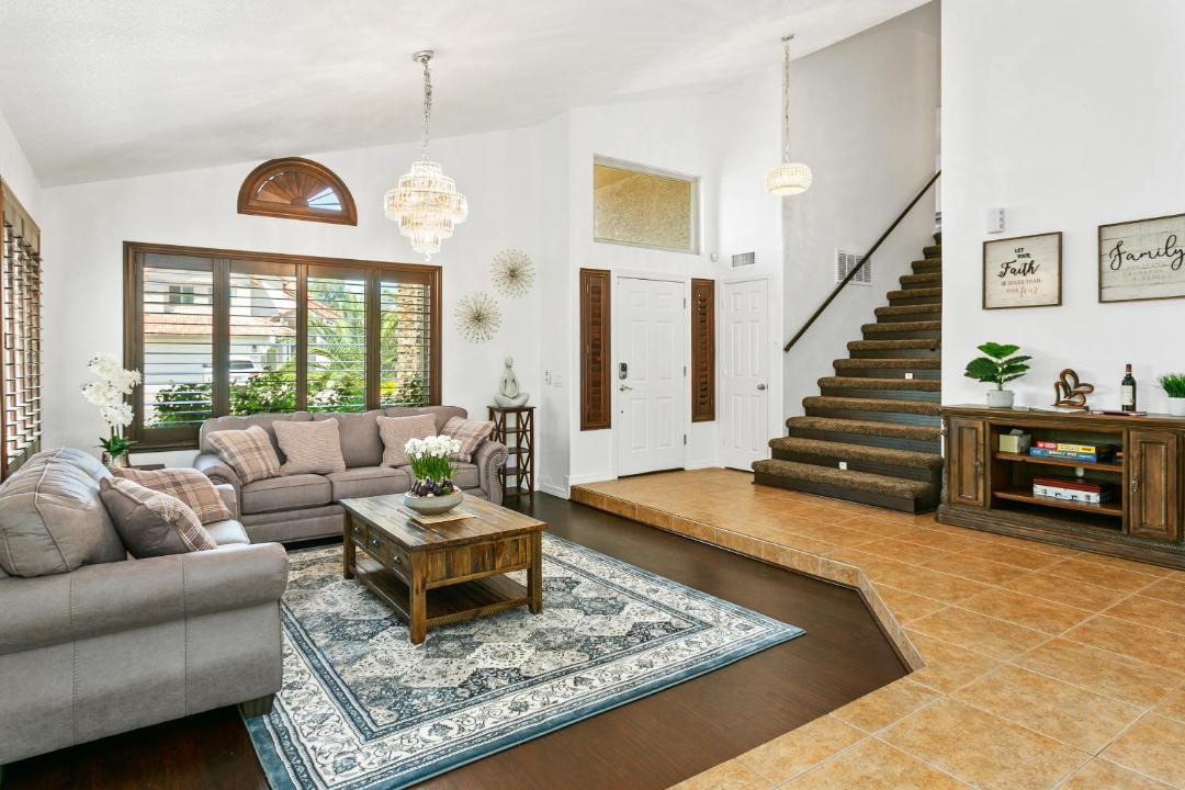 Photo of Livingroom in Garden Lakes
