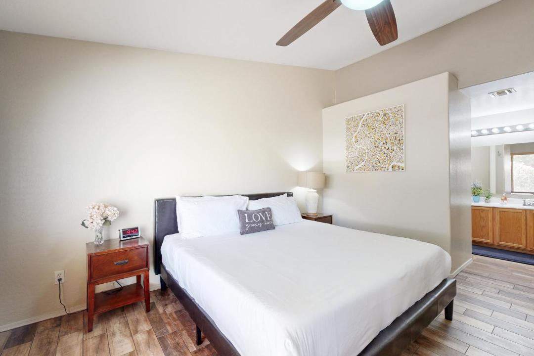 Photo of Bedroom in South Mountain