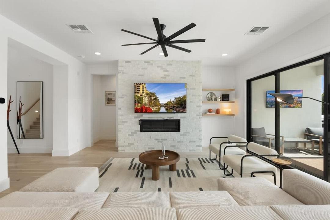 Photo of Livingroom in Arcadia Lite