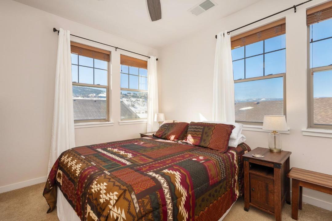 Photo of Bedroom in Silvercreek