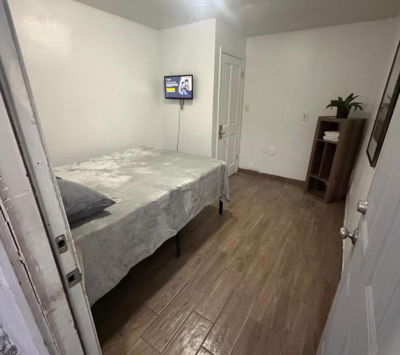 Photo of Bedroom in Garfield